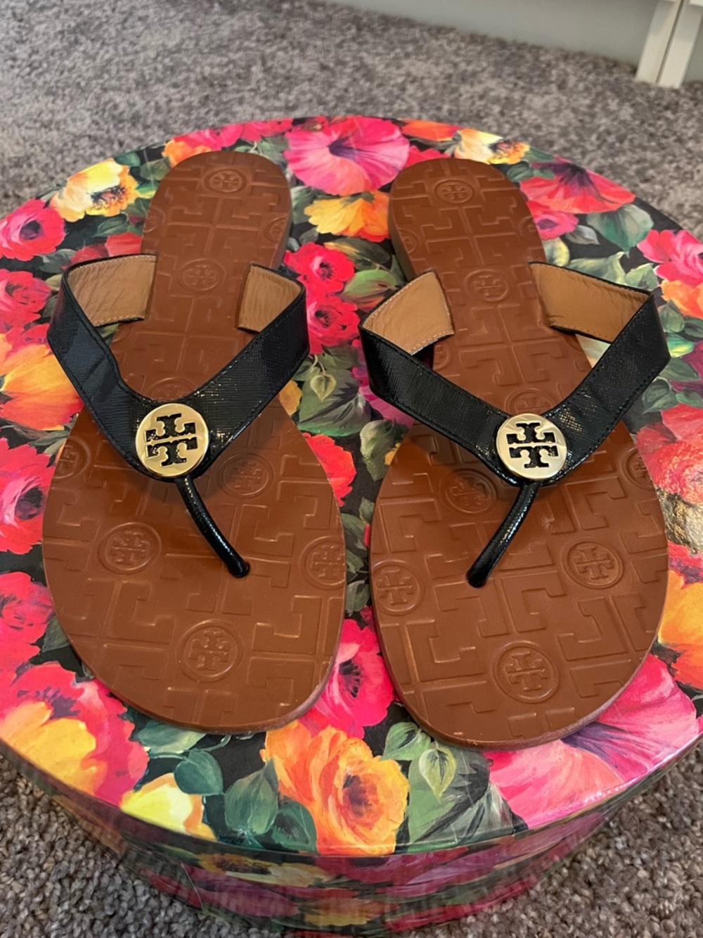 TORY BURCH THORA SANDALS in BLACK size 9.5 **RARE & DISCONTINUED**